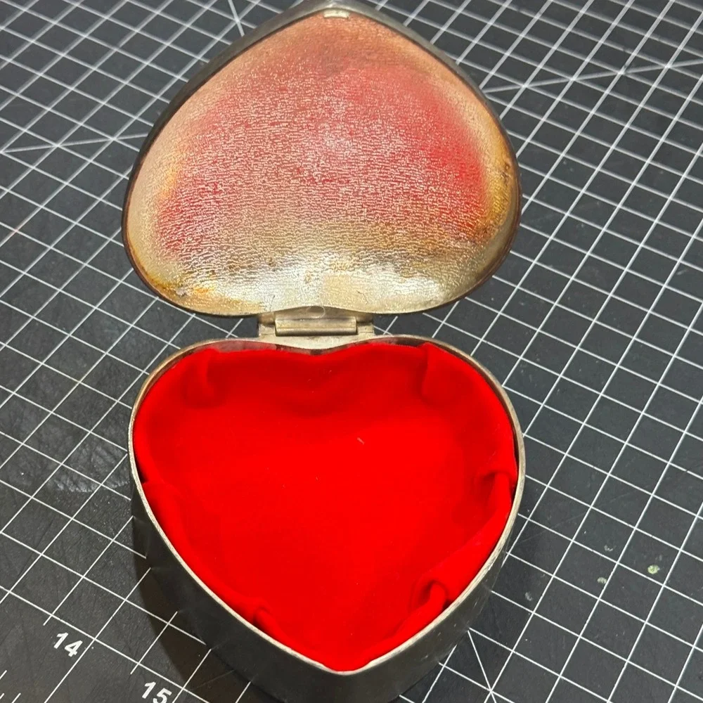 N/A vintage heart